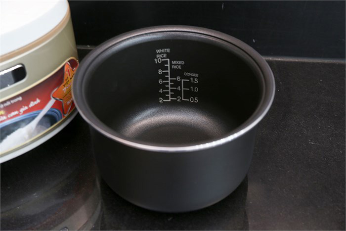 Hình ảnh sản phẩm - [KS-TH18-GL] Nồi Cơm Điện Tử Sharp 1.8 Lít