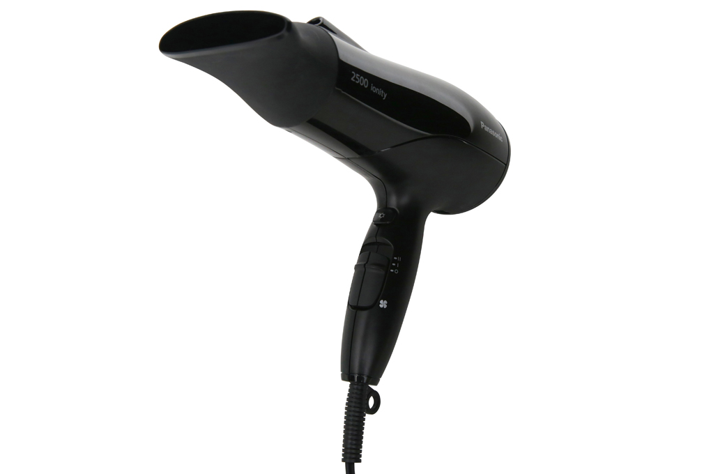 Có đầu sấy hẹp cho luồng khí nóng tập trung - Máy sấy tóc Panasonic EH-NE81-K645