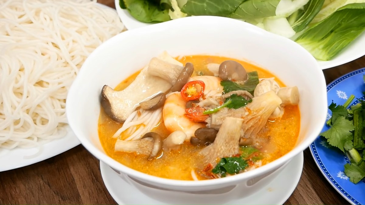 Lẩu tôm tom yum