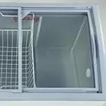 cửa kính dày trong suốt